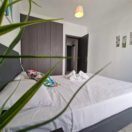 Apartment Tropical Paradise 200m From Finikoudes Larnaka