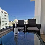 Tropical Paradise 200m From Finikoudes Apartment *