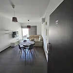 Apartment Tropical Paradise 200m From Finikoudes