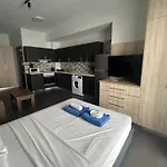 Tropical Paradise 200m From Finikoudes * لارنكا