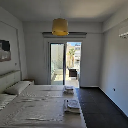 Tropical Paradise 200m From Finikoudes Apartment Larnaka