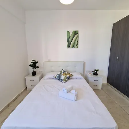 Tropical Paradise 200m From Finikoudes * לרנקה