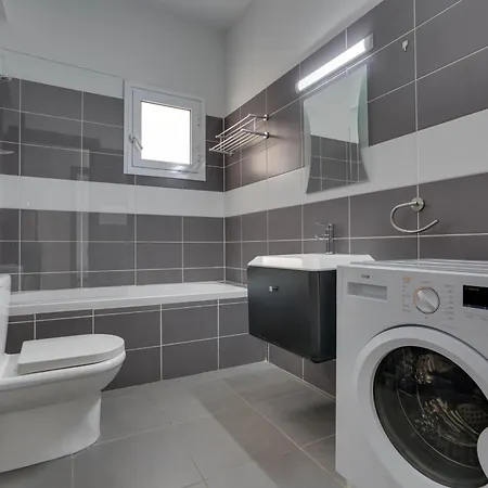 Tropical Paradise 200m From Finikoudes דירה *