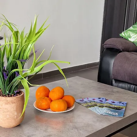 Tropical Paradise 200m From Finikoudes Apartmán *