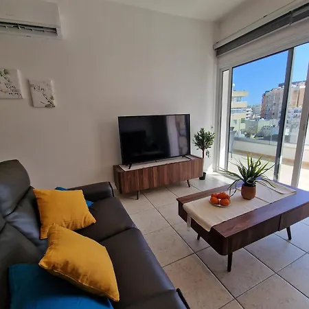 Apartamento Tropical Paradise 200m From Finikoudes Lárnaca