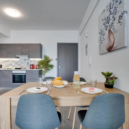 Tropical Paradise 200m From Finikoudes