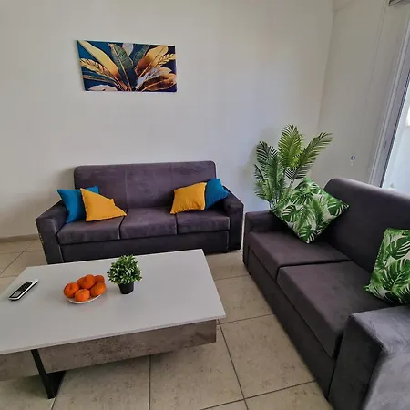 Tropical Paradise 200m From Finikoudes ラルナカ