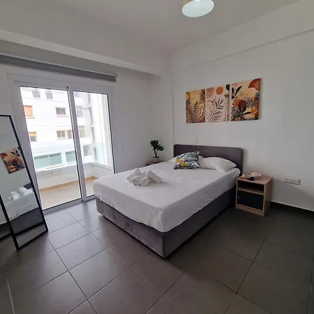 Tropical Paradise 200m From Finikoudes * Larnaca