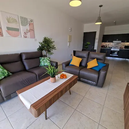 Tropical Paradise 200m From Finikoudes