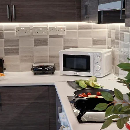 Tropical Paradise 200m From Finikoudes アパート