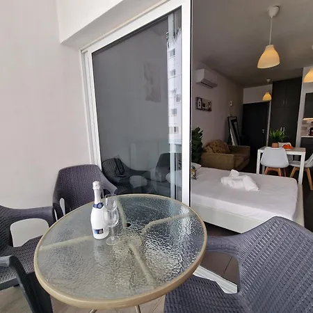 Apartament Tropical Paradise 200m From Finikoudes *