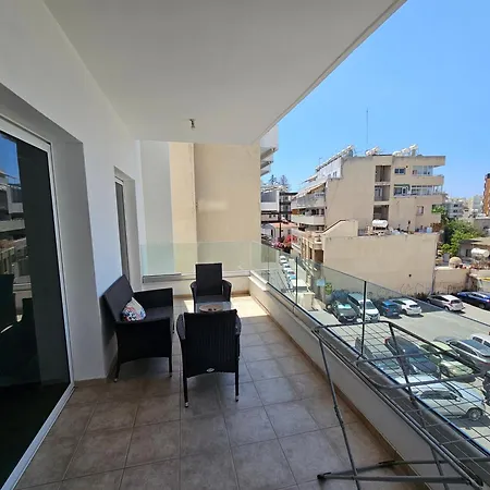 Tropical Paradise 200m From Finikoudes Apartamento *