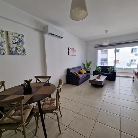 Tropical Paradise 200m From Finikoudes Apartament Larnaca