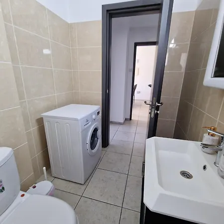 Tropical Paradise 200m From Finikoudes *