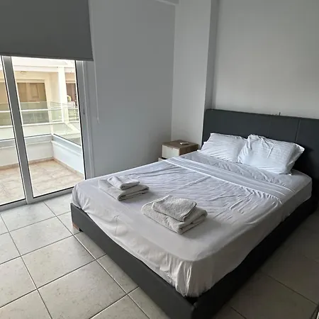 Tropical Paradise 200m From Finikoudes Apartamento *