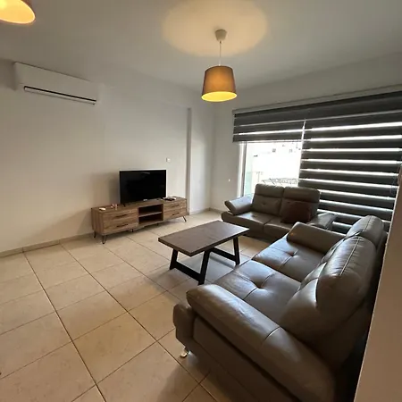 Apartamento Tropical Paradise 200m From Finikoudes Lárnaca