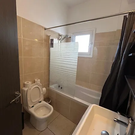 Tropical Paradise 200m From Finikoudes Apartamento *