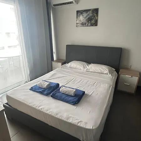 Tropical Paradise 200m From Finikoudes Apartamento *