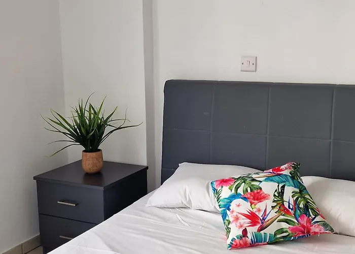 Lägenhet Tropical Paradise 200m From Finikoudes *