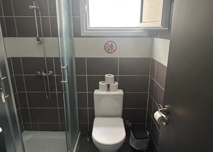 Tropical Paradise 200m From Finikoudes Larnaca